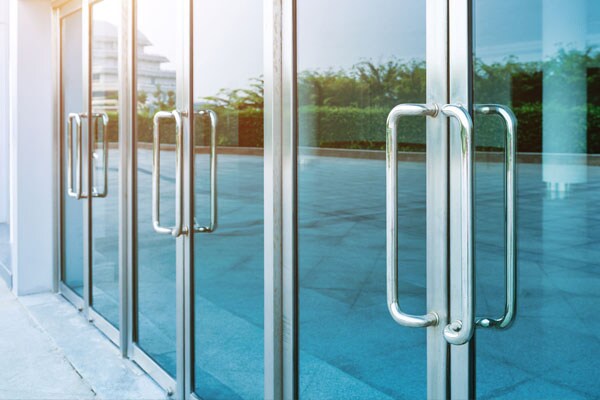 Security Doors – A Business Essential | Johnson Controls 