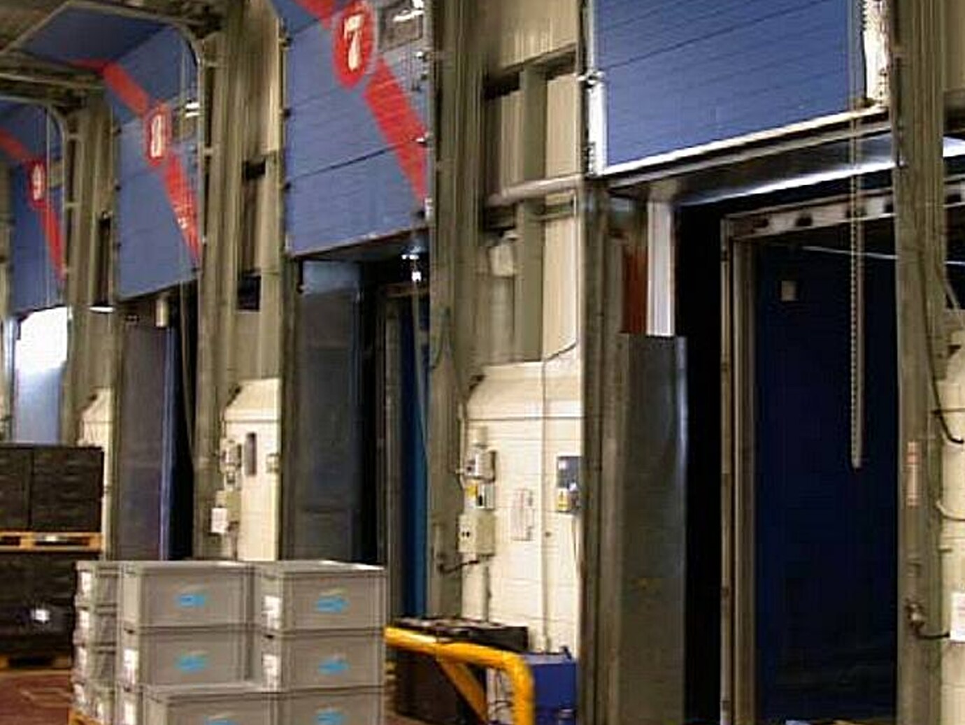 Shutters And Grilles | Johnson Controls