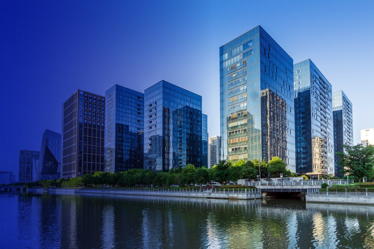 Reach optimum building performance using a BAS-powered lifecycle approach